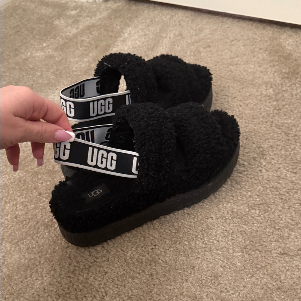 UGG Women’s Black Fluffy Slippers
